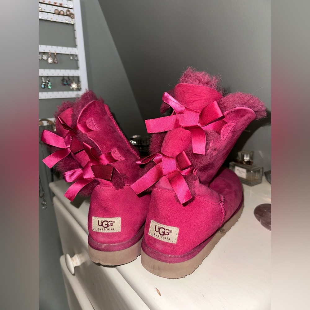 AVAILABLE- UGG Bailey Bow’s